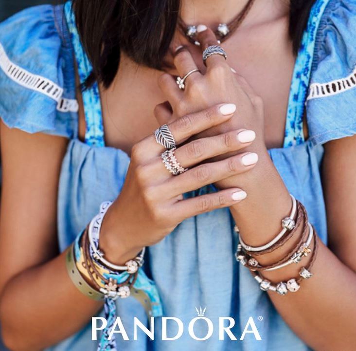 Pandora - це вишукані та елегантні прикраси, які здобули велику популярність серед усіх любителькою незвичайних і стильних аксесуарів
