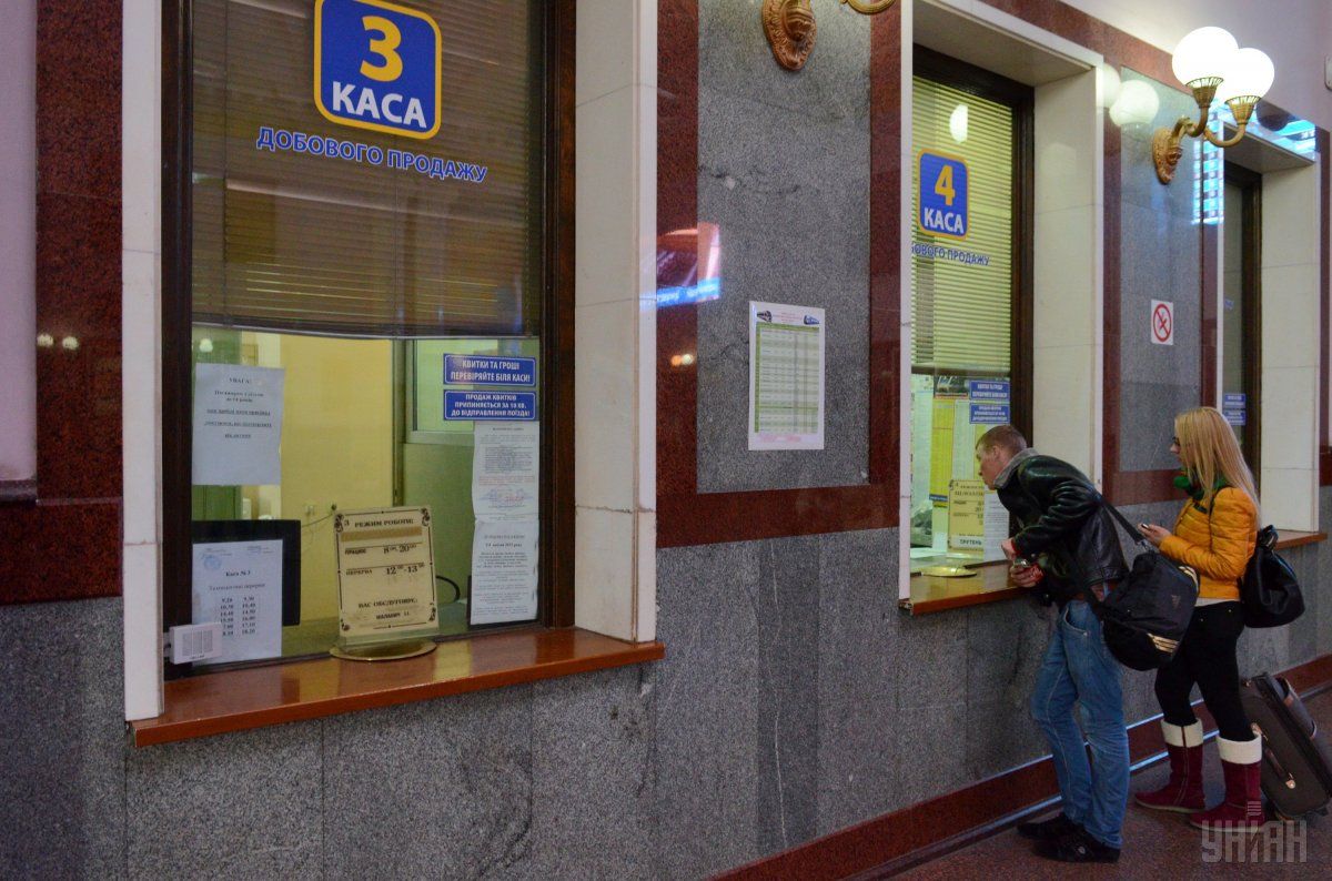 За даними ресурсу, кожні 30 секунд один громадянин України вирушає за кордон