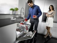 Ціна на ремонт посудомийної машини (як вбудованої так і стоїть окремо) залежить від рівня складності ремонтних робіт