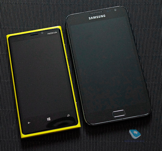 Nokia Lumia 920 і HTC Titan